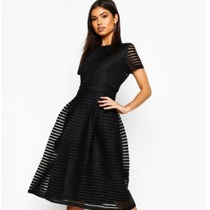 Short-sleeved A-line Midi Dress